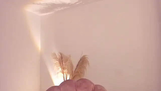 amelie murphy  online show from March 28, 4:39 pm