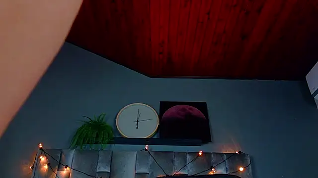 ParisFox  online show from March 2, 8:37 pm