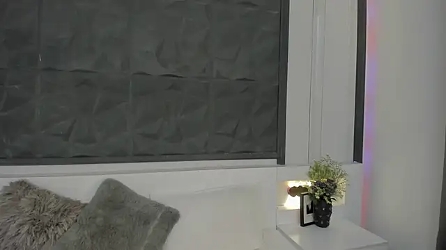 SaraGomez1 online show from February 13, 3:57 pm