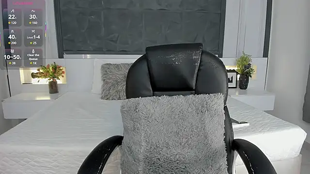 SaraGomez1 online show from April 22, 2:14 pm