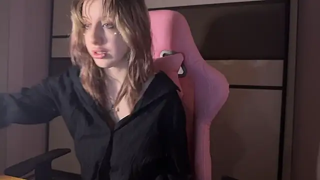 moundliicht1 online show from January 8, 8:13 pm