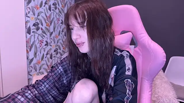 moundliicht1 online show from April 29, 8:47 pm