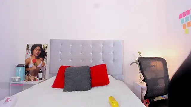 NiaBlanco online show from January 12, 6:24 pm