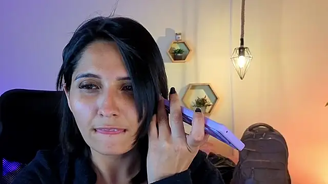 emily leinner online show from April 18, 11:48 pm