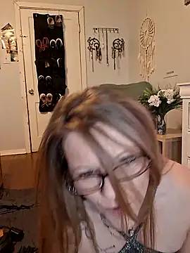 skyeb0787 online show from March 16, 5:32 am