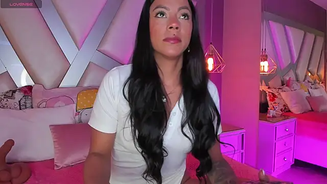 Snapshot of Amber_villalobos_ chatting on October 17, 4:48 am Amber villalobos online show from October 17, 4:48 am