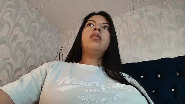 CarolineBrunx online show from April 23, 10:01 pm