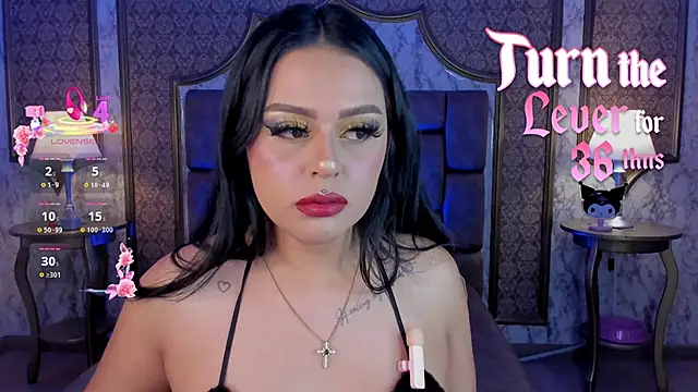 Snapshot of SoffiQueen chatting on September 10, 9:26 pm SoffiQueen online show from September 10, 9:26 pm