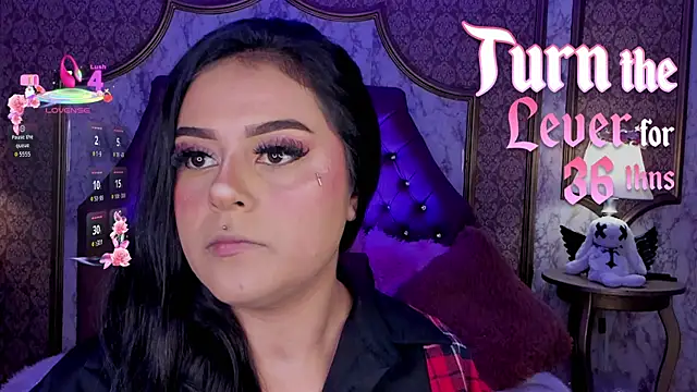 SoffiQueen online show from April 18, 3:36 pm