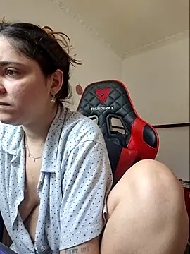 Snapshot of luuhcat09 chatting on September 9, 12:49 pm luuhcat09 online show from September 9, 12:49 pm