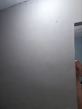 luuhcat09 online show from December 15, 11:21 pm