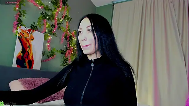 Margaret Clark  online show from April 21, 11:39 am