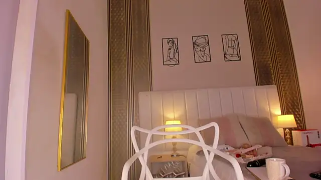 zoe sky  online show from April 21, 11:39 am