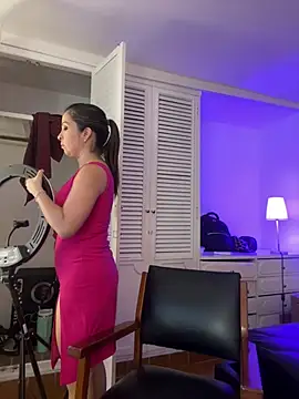 Adel Nesbiit online show from April 27, 7:44 pm