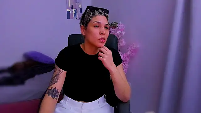 Charlee pink online show from November 18, 8:54 pm