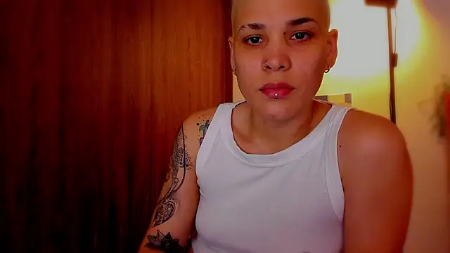 Charlee pink online show from March 11, 3:00 am