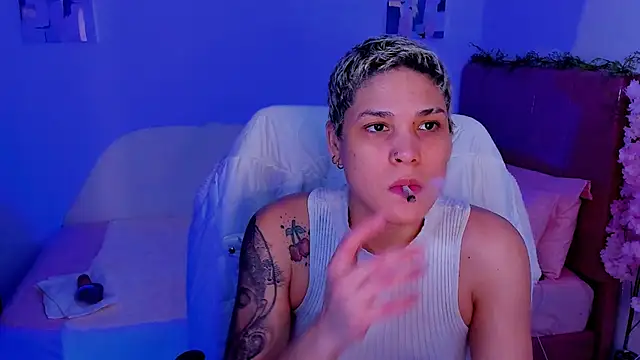 Charlee pink online show from October 28, 8:57 pm