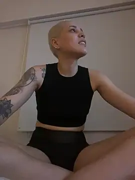 Charlee pink online show from April 27, 6:21 am