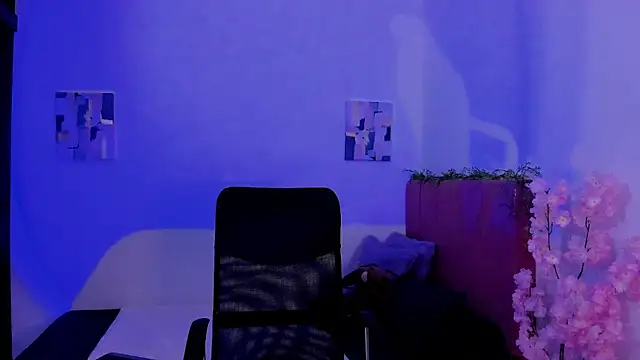 Charlee pink online show from November 4, 9:42 pm