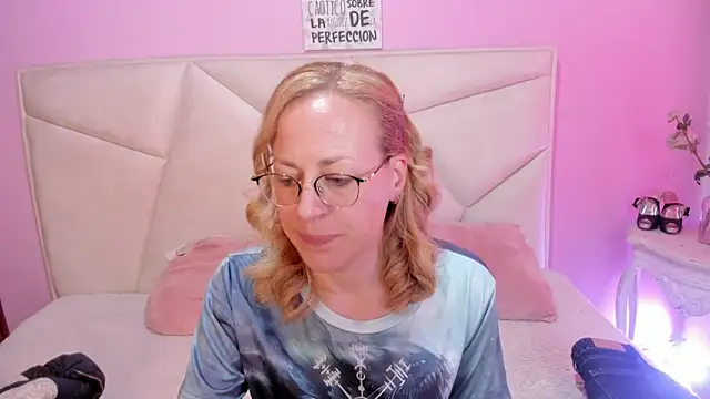 Snapshot of SammySanders chatting on September 19, 5:23 pm SammySanders online show from September 19, 5:23 pm