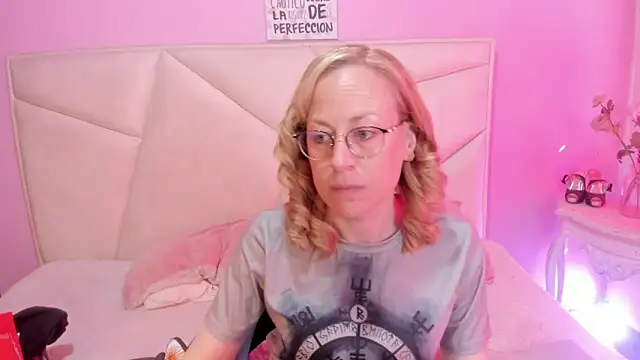 Snapshot of SammySanders chatting on September 22, 1:53 pm SammySanders online show from September 22, 1:53 pm