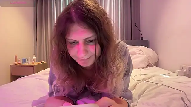 Alice Pinkhead online show from March 5, 9:05 am