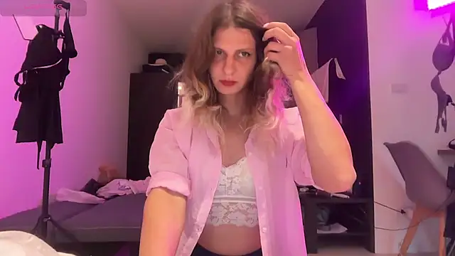 Alice Pinkhead online show from December 16, 9:59 am