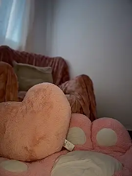 vixen allure online show from April 24, 12:30 pm