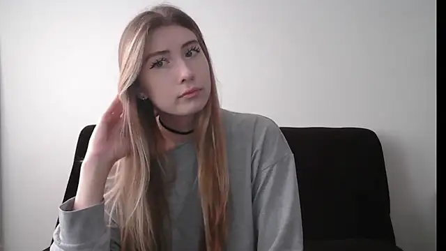 ErikaShyy online show from October 6, 11:27 am