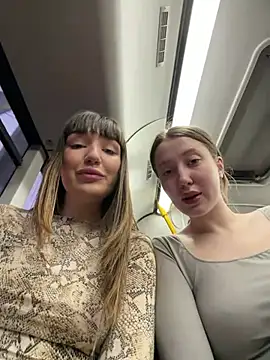 Sophie Avory online show from April 28, 5:50 pm