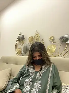 MaYaa  11 online show from April 19, 7:30 am