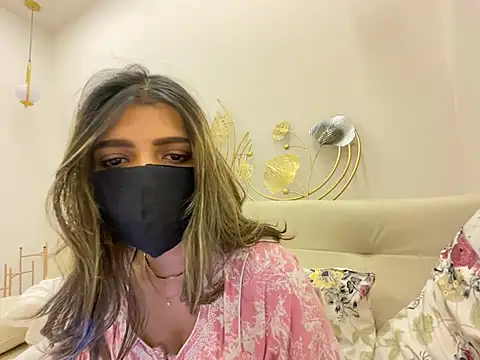 MaYaa  11 online show from April 22, 7:05 am