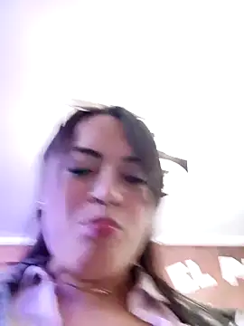 Snapshot of Lesly_10- chatting on October 18, 11:39 pm Lesly 10- online show from October 18, 11:39 pm