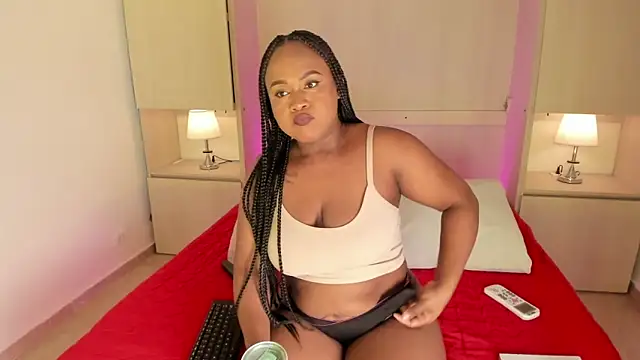 EmilyyStuart online show from November 13, 4:00 am