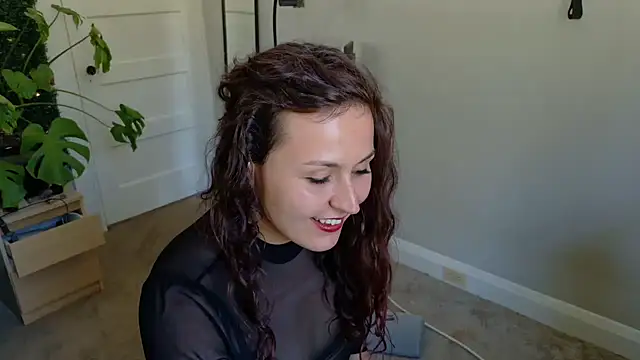 Snapshot of MistressKatie13xxx chatting on October 21, 7:29 pm MistressKatie13xxx online show from October 21, 7:29 pm