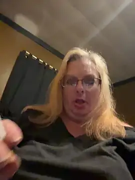 CherishWilliams online show from April 27, 7:38 am