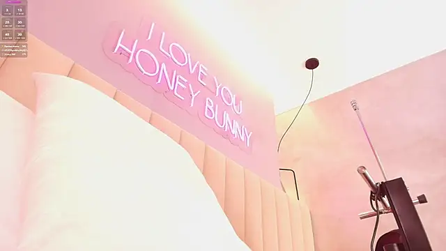 SOFIAGOEZ30 online show from November 19, 12:38 pm