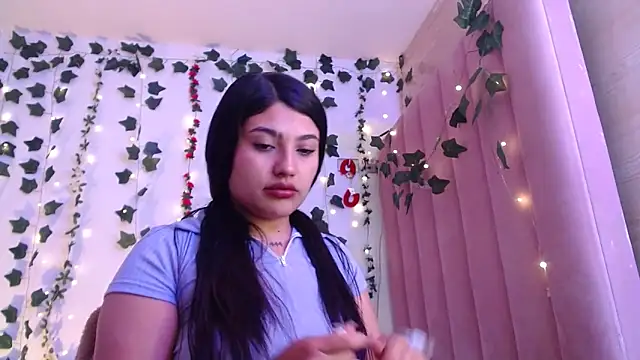 SarahStones online show from April 27, 9:23 pm