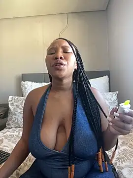 DrippinCaramelCutie online show from May 3, 12:30 pm