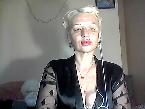 MaryJane441 online show from April 25, 8:50 pm