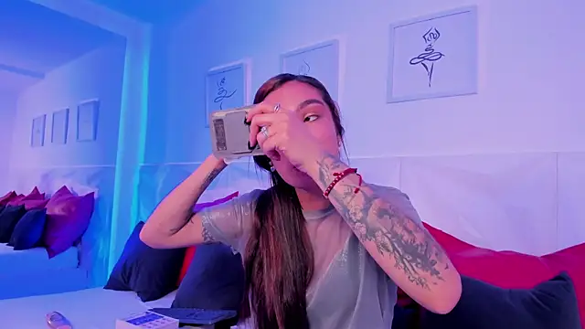 scarlet castro online show from April 22, 5:32 pm