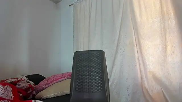 cristinamontiel online show from April 11, 2:21 pm