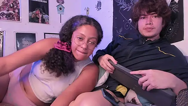 hothoneychile online show from March 21, 3:55 am