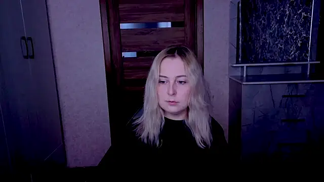 Kristy-Max online show from June 7, 7:43 pm