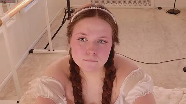 SunnyRisha online show from April 23, 5:15 am