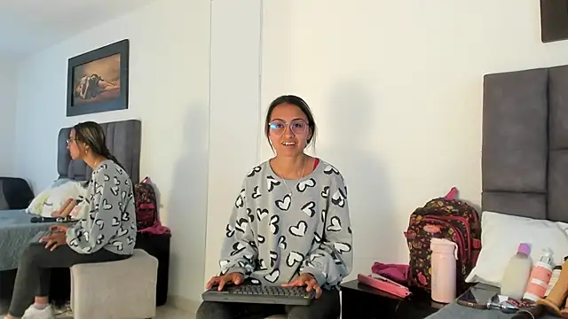 tatiana valencia online show from April 26, 1:42 pm