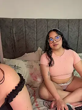 maddie-and-chelsea- online show from April 8, 10:06 am