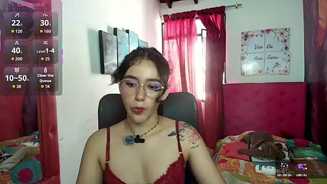 miley blue  online show from April 21, 7:32 pm