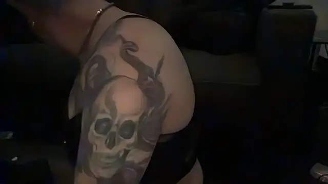 RavenRayyy online show from November 18, 10:05 am