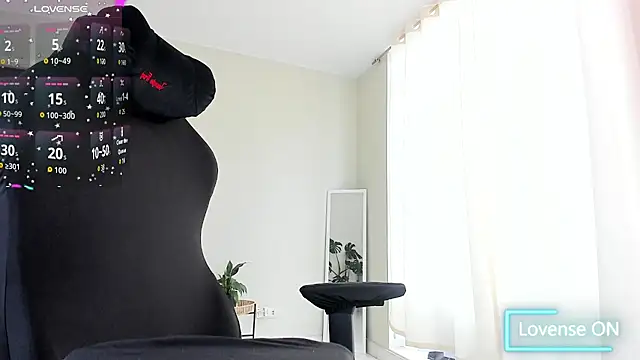 paulinabarnett- online show from July 2, 3:40 pm